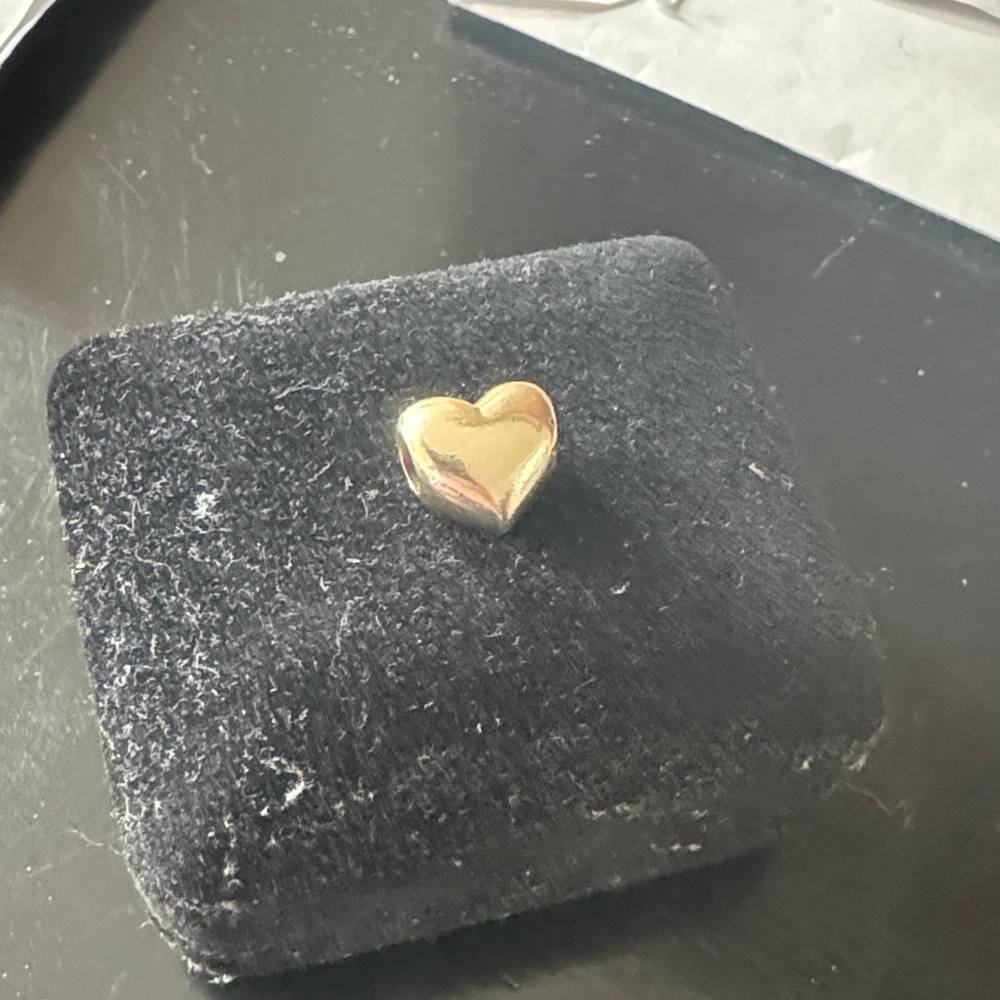 Pandora engravable gold heart